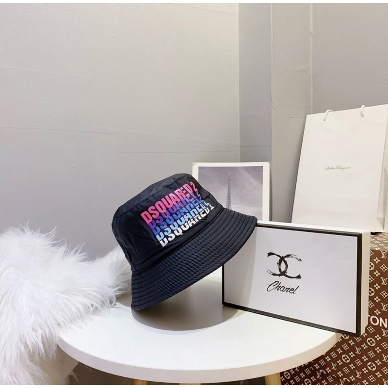 MŨ BUCKET TAI BÈO DSQUARED2 VẢI DÙ NĂNG ĐỘNG ĐẸP