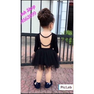 Váy đính ngọc hở lưng