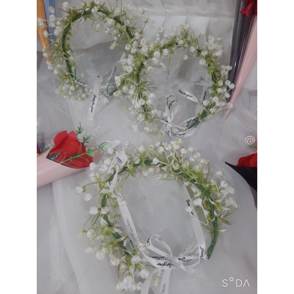 Vòng hoa đội đầu và hoa sáp gói ốc quế chụp kỉ yếu , phù dâu giá sỉ cực xinh