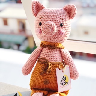 Bé heo handmade chân dài bằng len