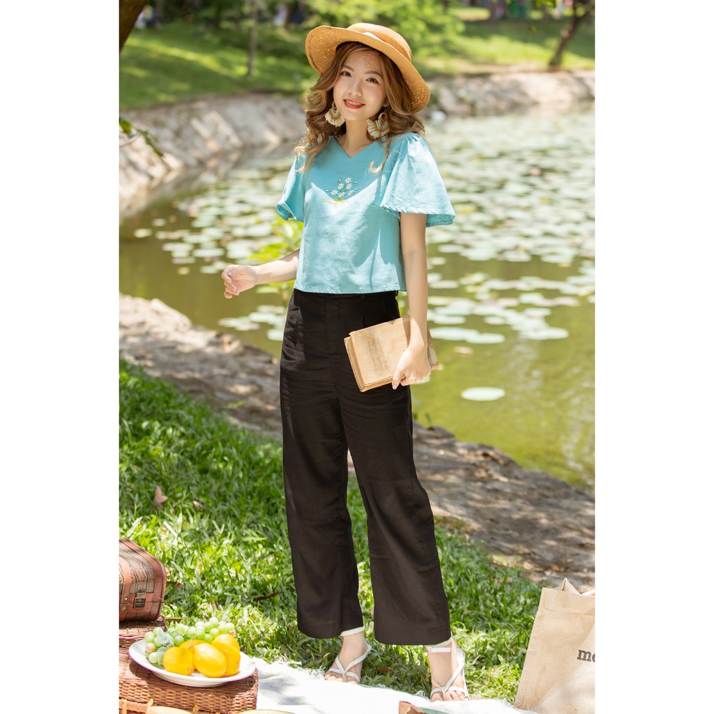 Jenny Le - Áo linen thêu tay chùm cúc họa mi Daisy Top JL162