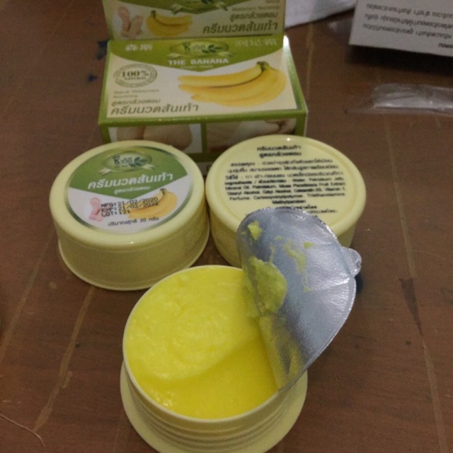 Kem trị nứt chân banana heel cream