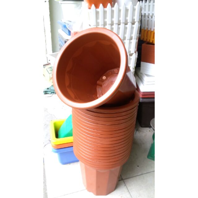 Combo 18 chậu ươm E330