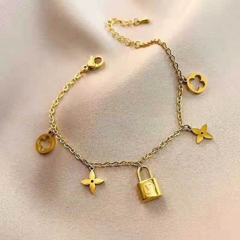 Dây Chuyền Thép Titan Không Gỉ Mặt Cỏ Bốn Lá Thiết Kế Đơn Giản Chất Lượng Cao Dễ Phối Đồ
