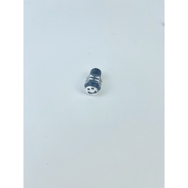 Ốc mặt cười gắn chân gương xe máy giá 1 đôi có bán lẻ