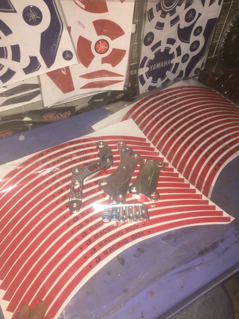 Đĩa phanh độ to cho xe máy YAMHA va Honda kèm ốc và tai bắt đẩy đủ