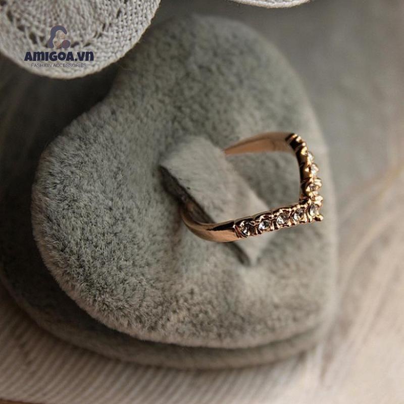 ✨✨Nhẫn Kim Cương: Thiết Kế Hình Chữ V Đơn Giản Phong Cách Hàn Quốc