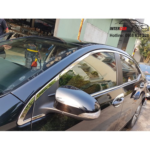 Nẹp cong chân kính Altis 2015-2016