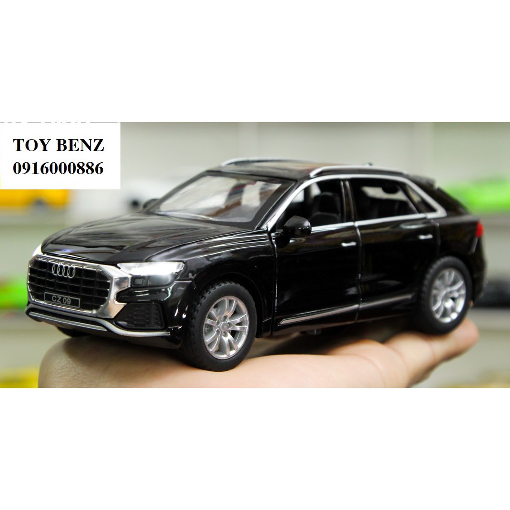 Xe Audi Q8 mô hình pin