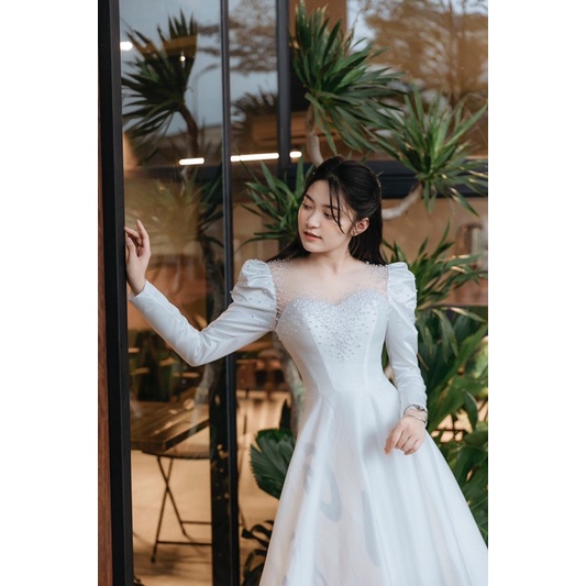 Váy cưới đi bàn cô dâu tay dài kết ngực
