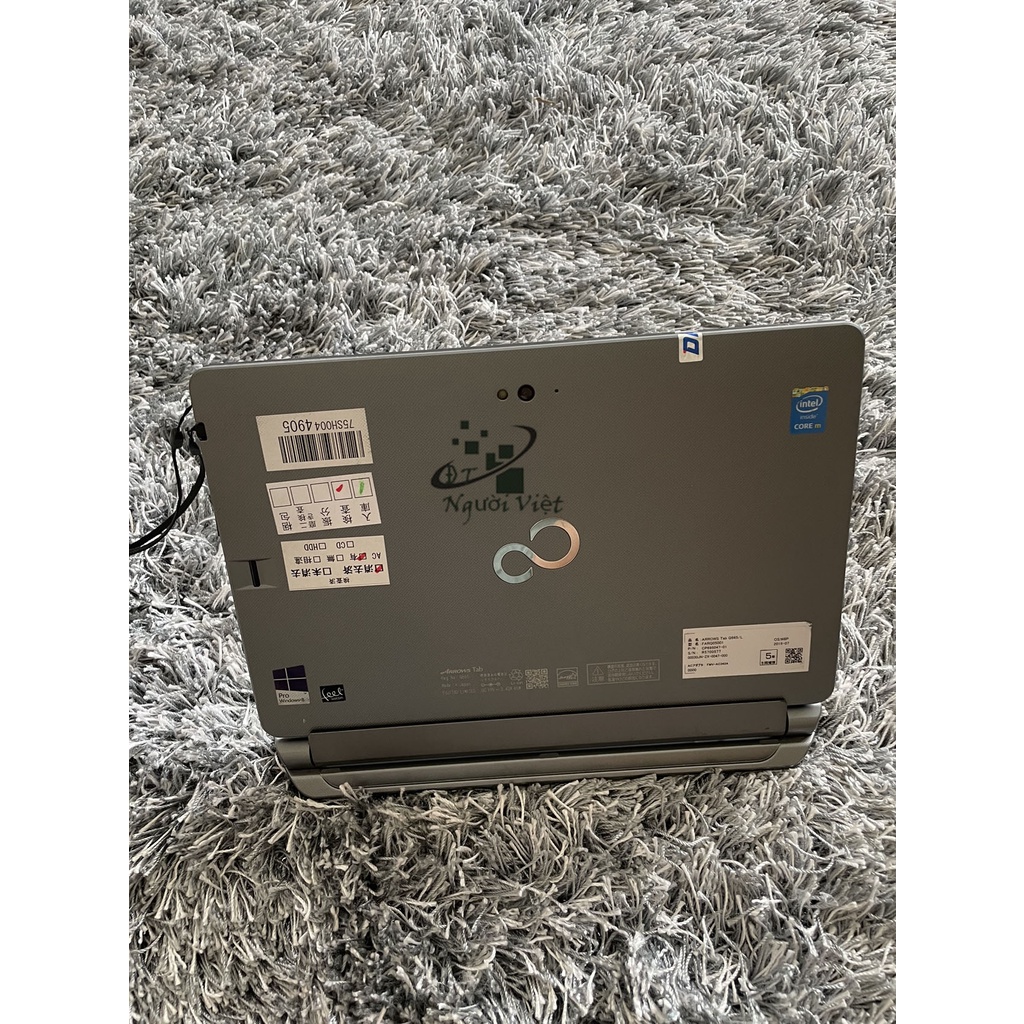 Laptop 2 trong 1 kiêm máy tính bảng Fujitsu Q665 Core M 5Y10C, 11.6 inch FullHD cảm ứng, 4gb Ram, 128gb SSD