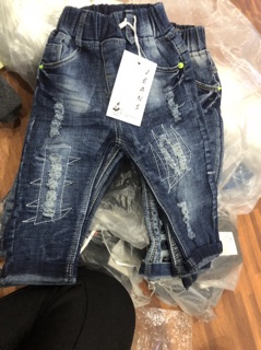 Quần jeans bé trai bé gái
