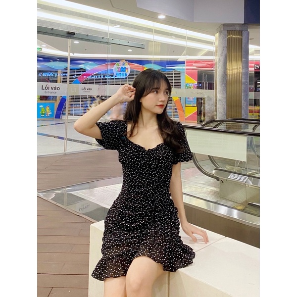 Váy đuôi cá xếp li chấm bi