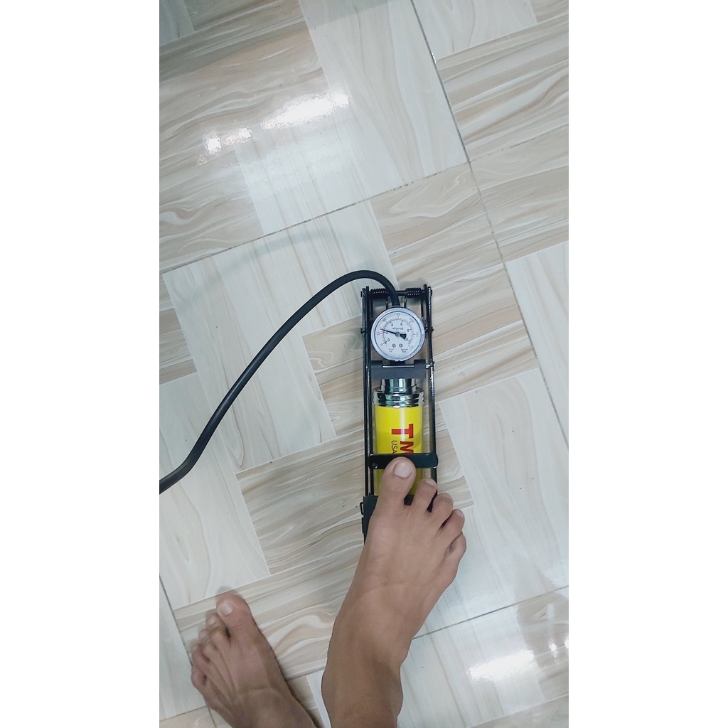 BƠM ĐẠP CHÂN 1 ỐNG, 1 XI LANH CÓ ĐỒNG HỒ HIỆU T-MAN CAO CẤP