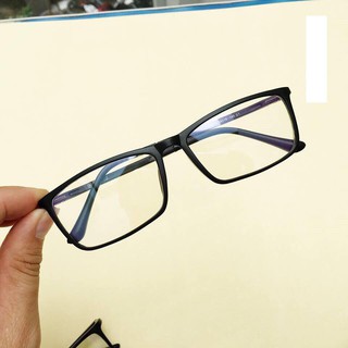 Kính cận 0,5 tròng phản quang và lọc ánh sáng xanh