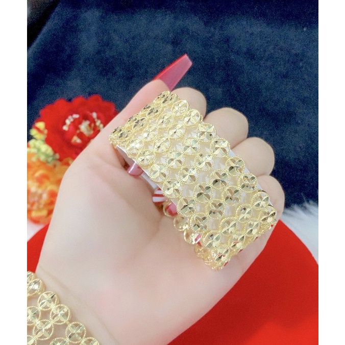 Lắc tay nữ bản lớn kiểu kim tiền dát vàng 18 cao cấp mẫu mới về