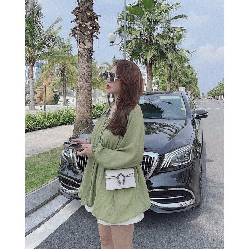 Áo sơ mi xanh cúc bọc siêu nổi bật