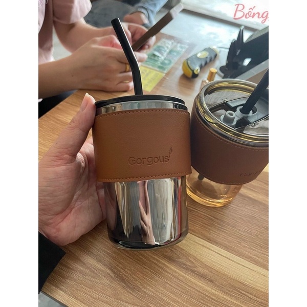 Cốc thuỷ tinh vỏ da có nắp và ống hút ,ly uống nước 450ml siêu xinh sang chảnh  luôn nè mấy má ơi!