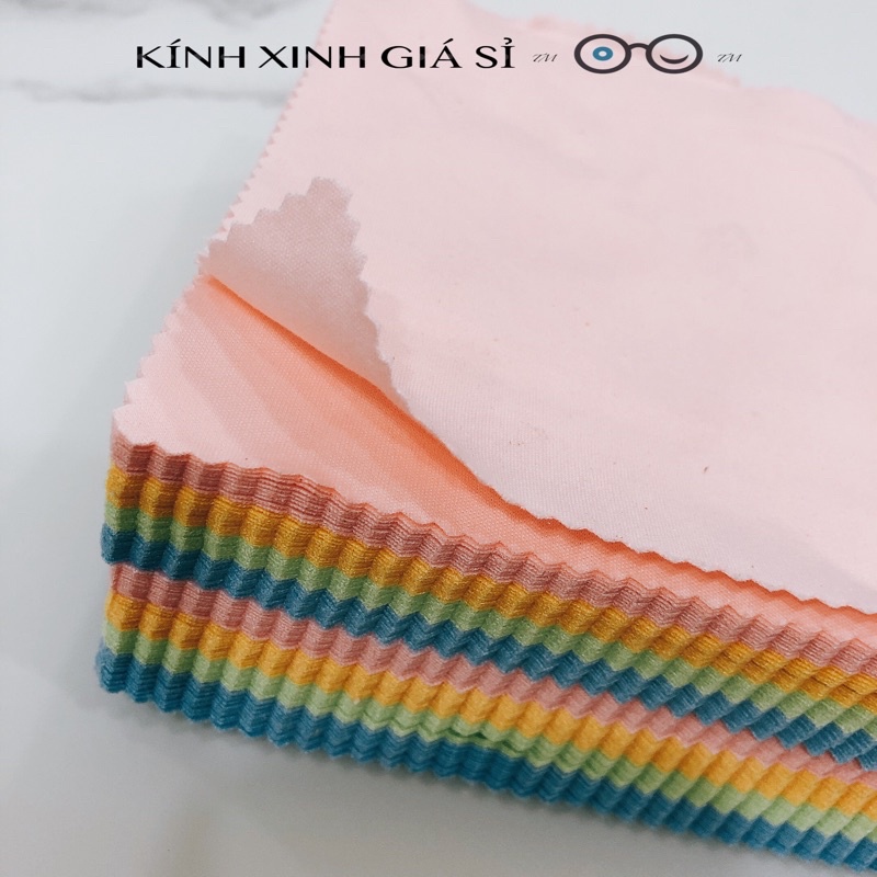 Khăn lau mắt kính, đĩa CD, màn hình điện thoại, laptop...mềm mịn, giúp mắt kính sạch bóng.