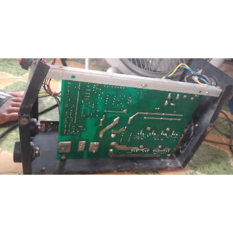 Máy hàn que điện tử hãng Campus 200a chuyên 3.2mm