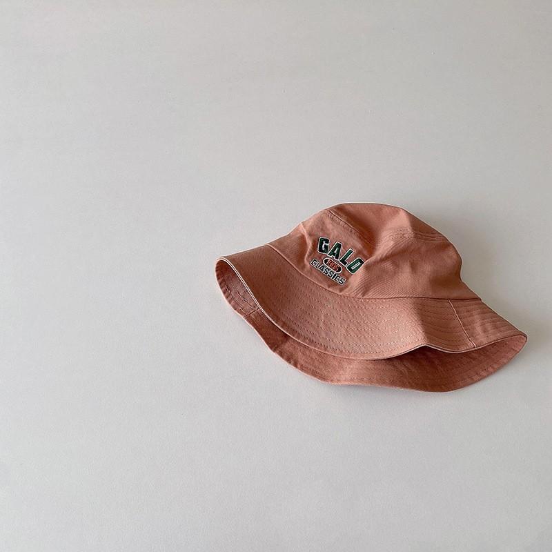 Mũ Vành đơn màu thêu chữ Galo cá tính cho bé