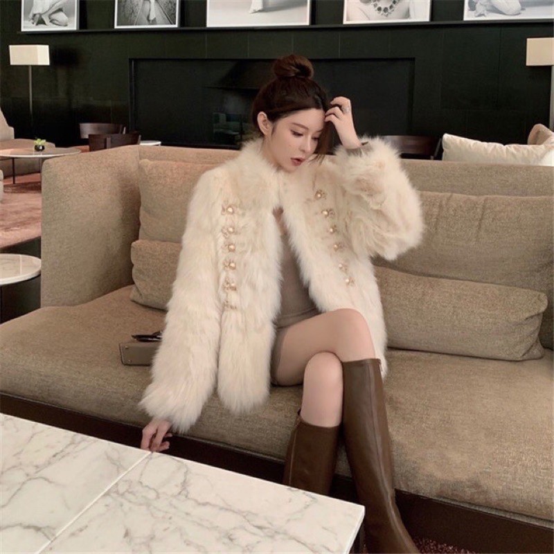 𝐂𝐎́ 𝐒𝐀̆̃𝐍. Áo Khoác Lông Đính Khuy Kiểu Anh