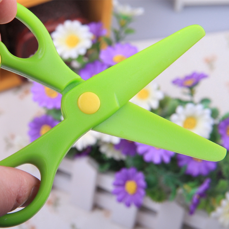 Kéo Cắt Giấy Thủ Công Bằng Nhựa Dễ Thương An Toàn Cho Bé