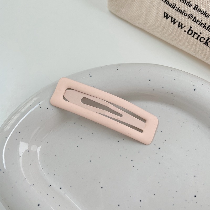 Kẹp tóc họa tiết kẻ ô trắng đen thời trang Hàn Quốc