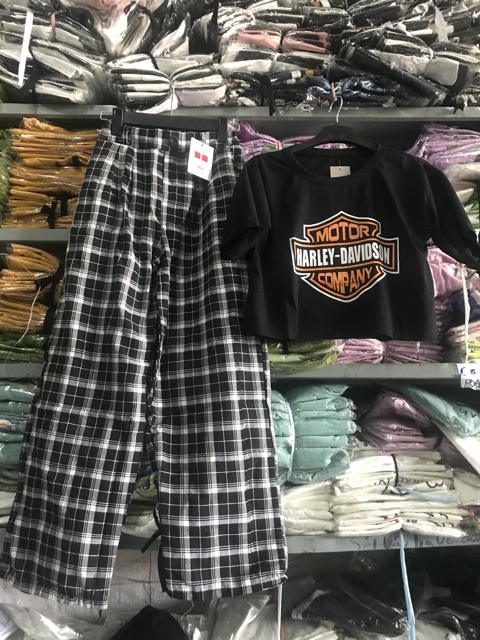 Sét áo Croptop COMPANY+quần karo cúc bụng | BigBuy360 - bigbuy360.vn
