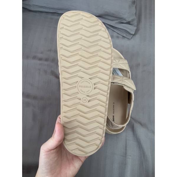 Sandal P.ull & B ear