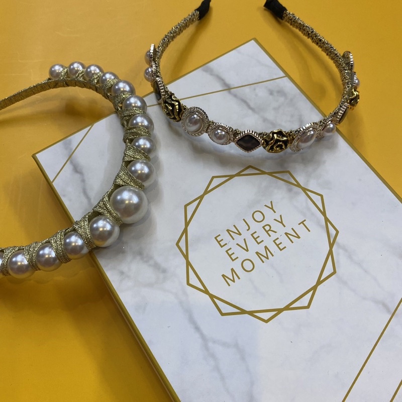 Bờm tóc nhung, bờm đính hạt các mẫu hottrend diện áo dài