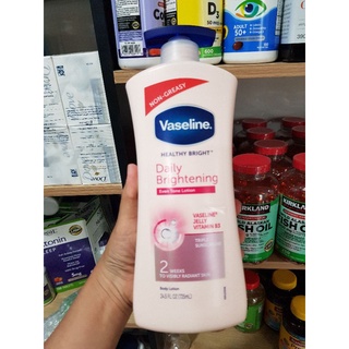 Sữa dưỡng thể dưỡng trắng da Vaseline 725ml