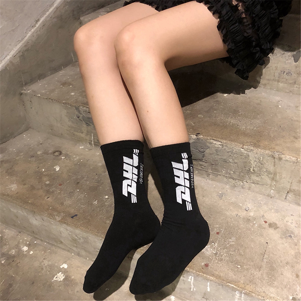 Vớ cotton màu trơn in chữ phong cách Hàn Quốc dành cho cả nam và nữ