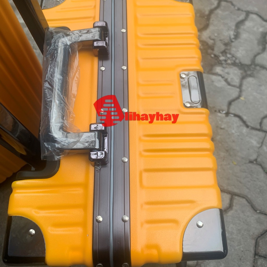 Vali size 20 khung nhôm MÀU VÀNG khóa sập góc vuông chống xước, chống va đậP