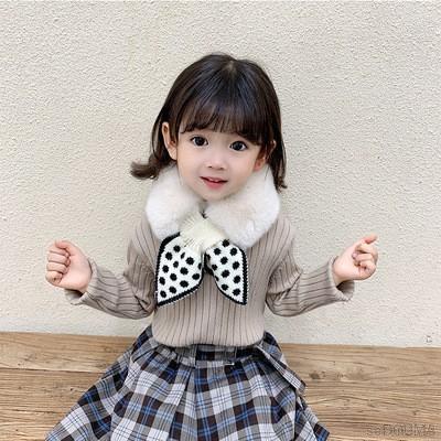 Khăn choàng ấm áp phong cách thu đông cho bé gái