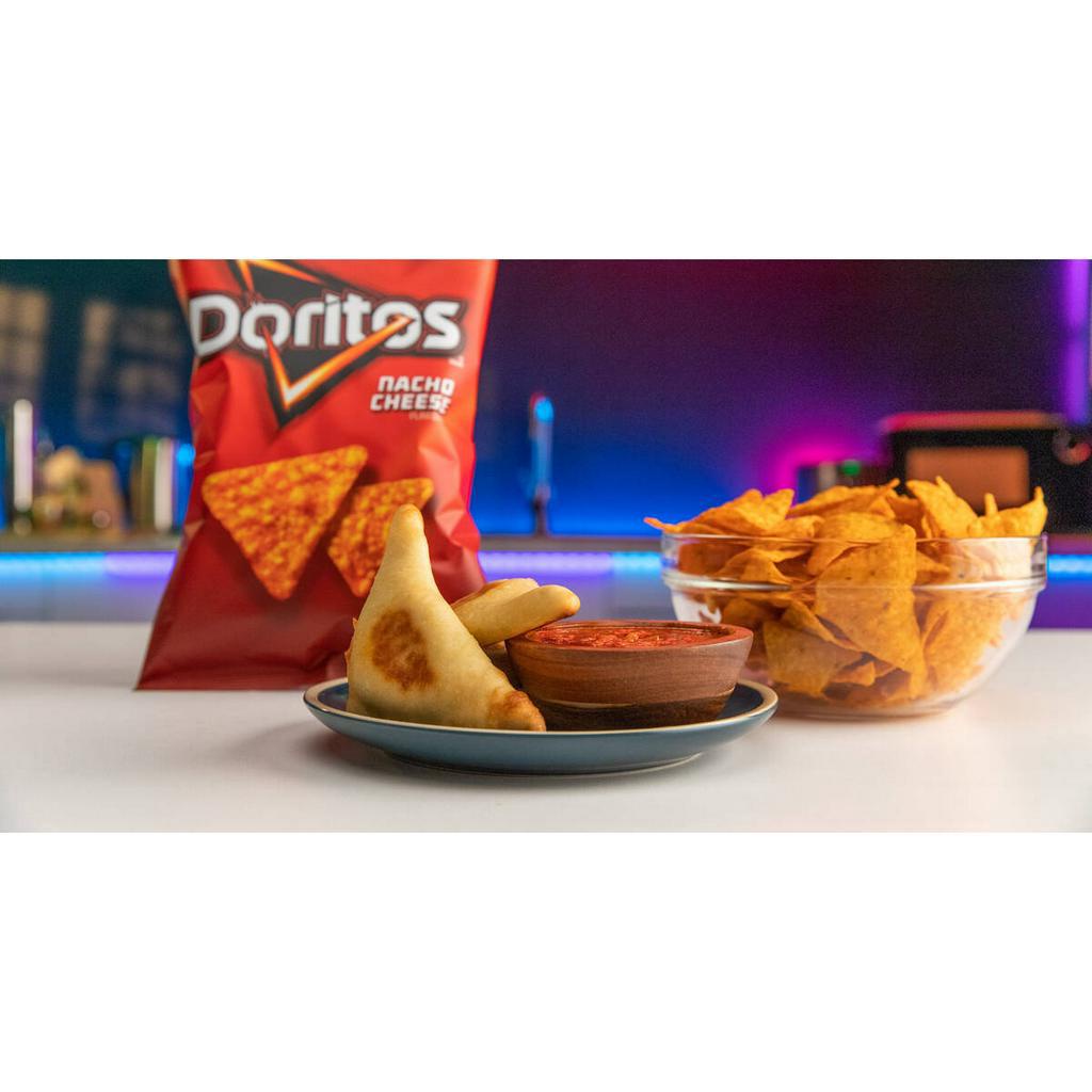 Bánh DORITOS® Nacho Cheese Flavored Tortilla Chips 198gr
