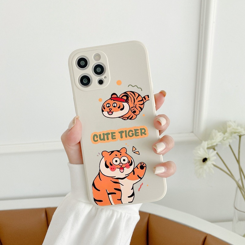 Ốp lưng iphone Tết 2022 Tiểu Hổ ốp cạnh vuông chống sốc cho iphone 6 đến 13promax đủ mã e155
