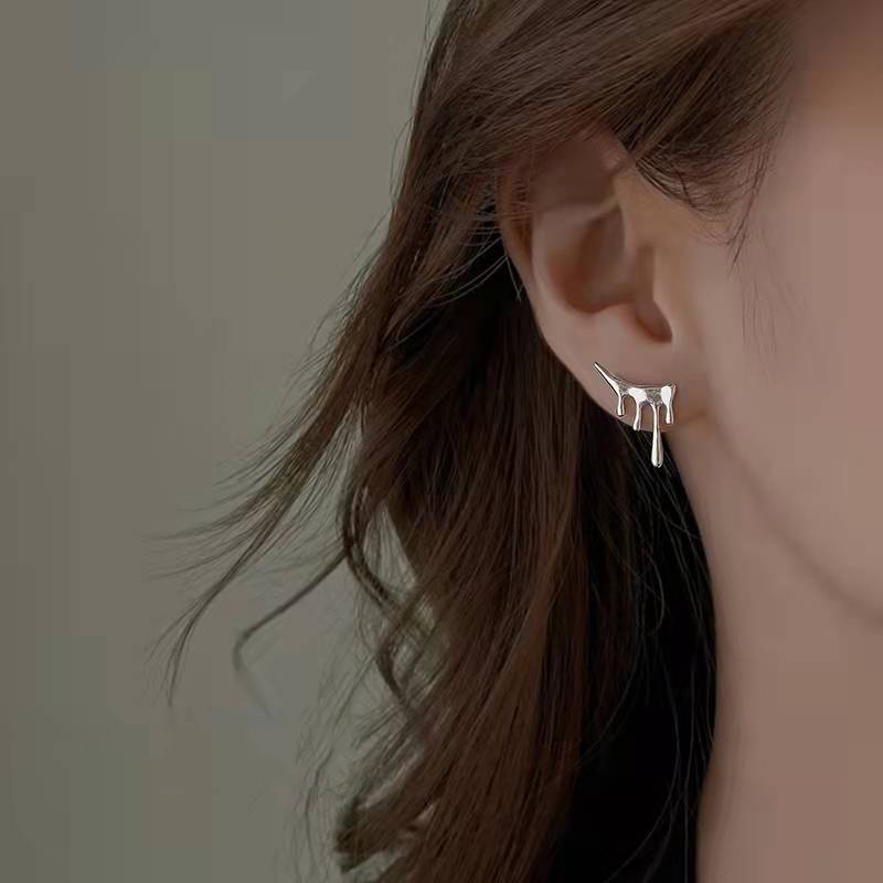 Khuyên tai hình giọt nước màu bạc phong cách vintage