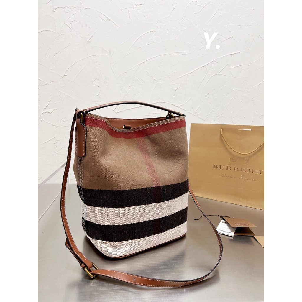Túi Đeo Chéo Burberry Thời Trang Sang Trọng Cho Nam Nữ