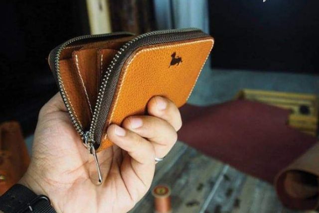 Mẫu rập và khuôn ví nhỏ. Dụng cụ làm da thủ công