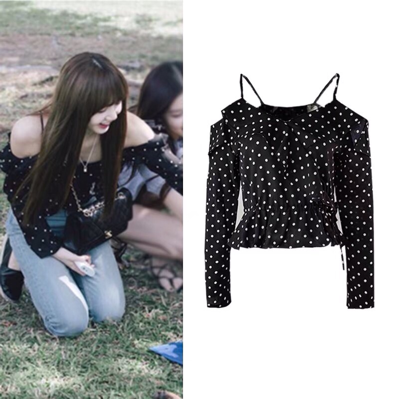 Áo trễ vai chấm bi đen Lisa blackpink