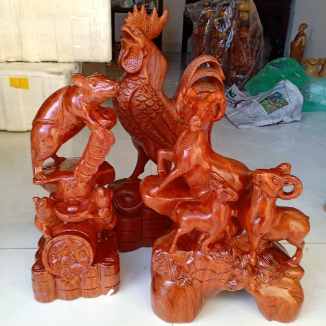 Con giáp  gỗ hương