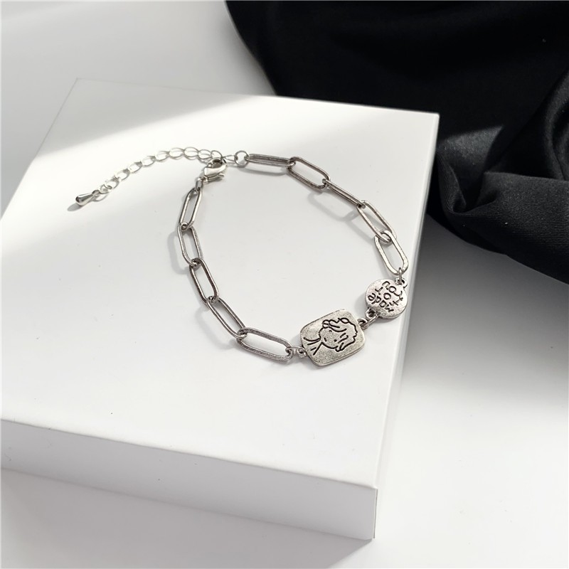 Lắc tay cậu bé vintage dễ thương