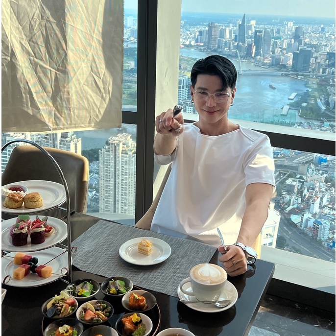 ÁO PHÔNG NAM CÓ ĐỘN VAI KIỂU HÀN QUỐC - YUNN TEE