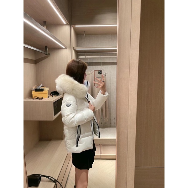 Áo khoác phao mũ lông cho nữ thương hiệu Prada cao cấp