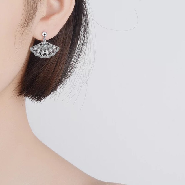 Bông tai bạc ý 30% nạm đá sang trọng