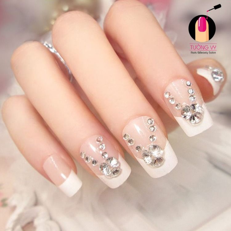 Khay đá chân keo mix size đính móng cực đẹp và lung linh tăng độ sang chảnh cho bộ nail