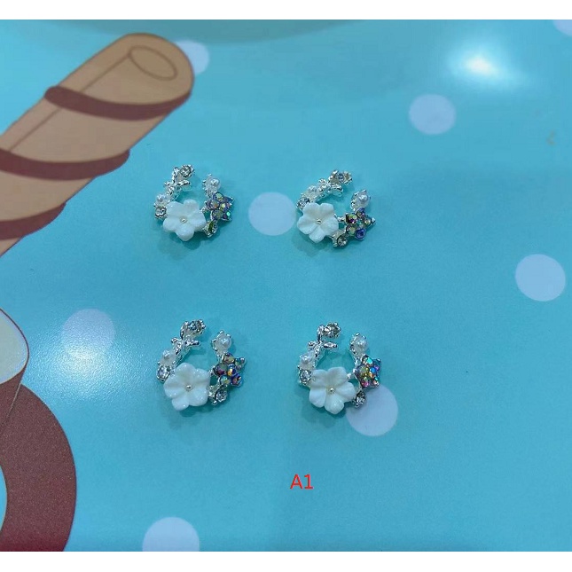 SET 4V CHARM TRANG TRÍ NAIL  MÀU BẠC