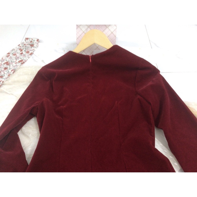Váy Đầm nhung cổ vuông cúc vàng  thanh lý 2hand