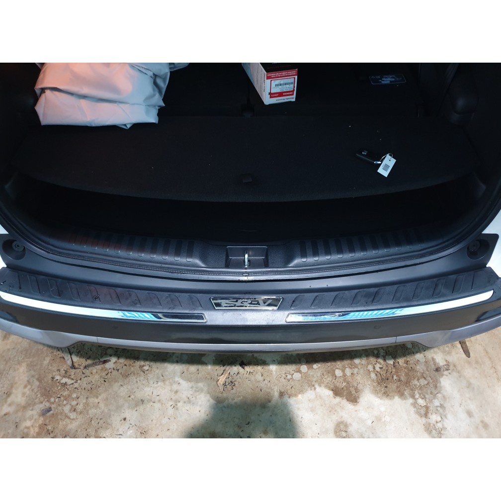 ỐP CHỐNG TRẦY CỐP NGOÀI NHỰA ĐEN THEO XE HONDA CRV 2018 - 2022